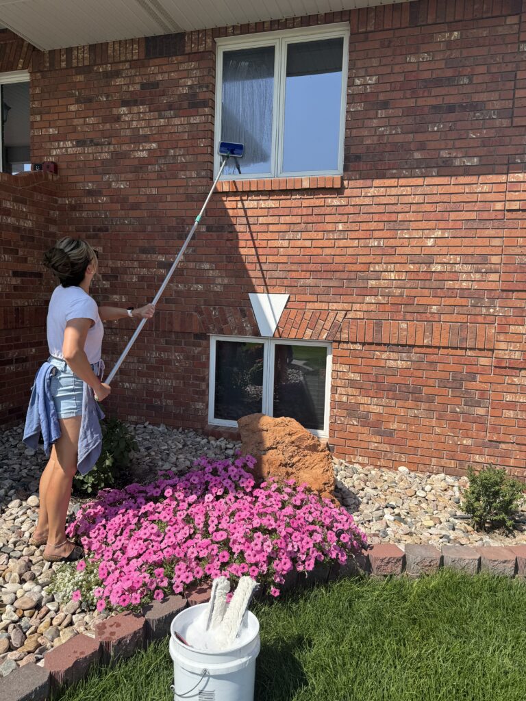 flo washing windows 3